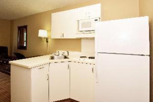 Queen Studio with One Queen Bed - Disability Access/Non-Smoking,1217506858:JPEG
