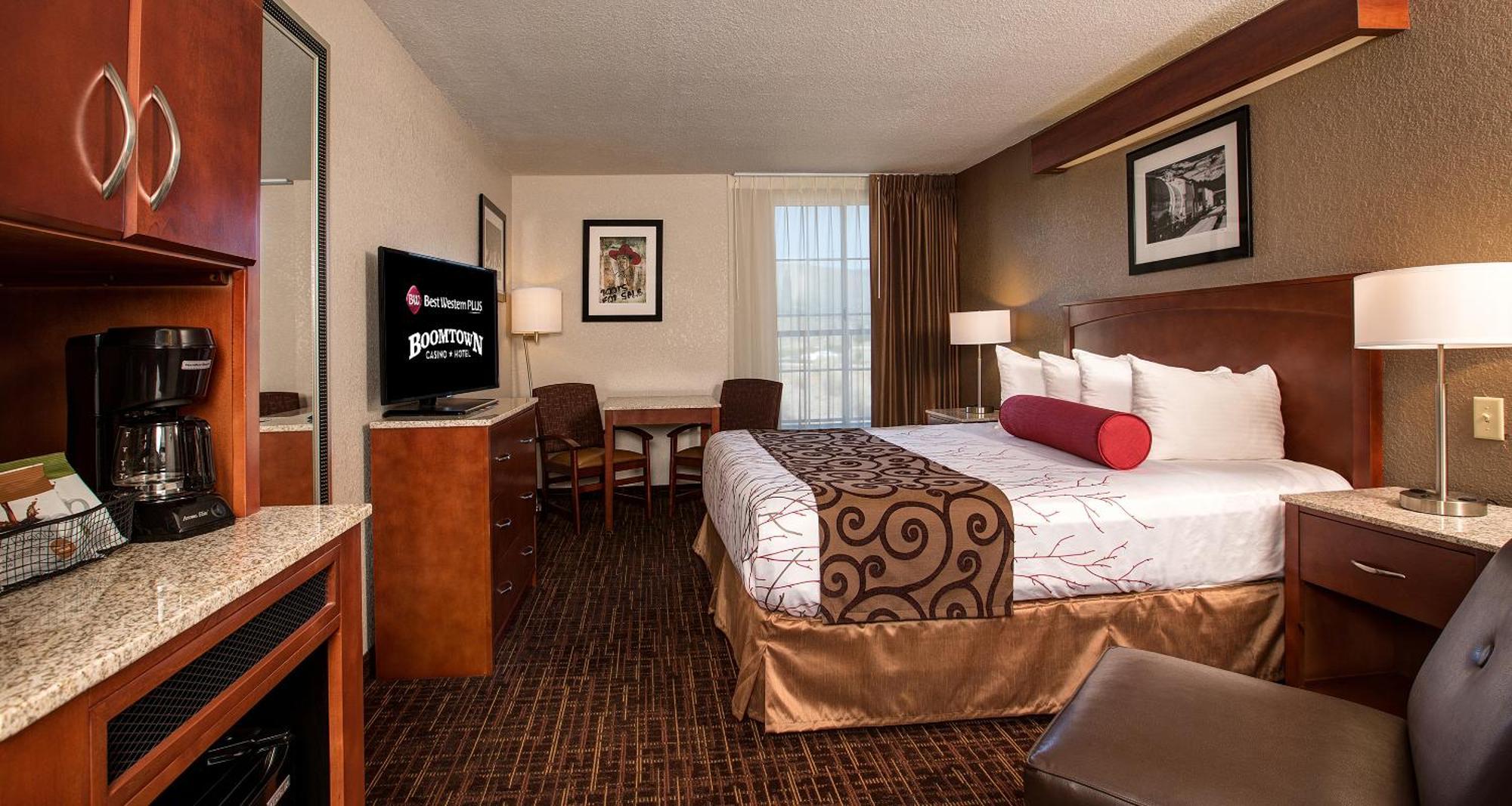 Standard King Room - Non-Smoking